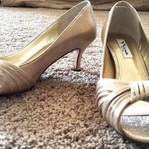 Nina Clique Platino Kitten Heels Size 7